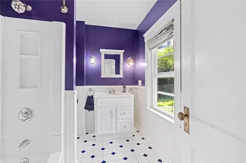 Bath - 544 Harris Ave, Woonsocket, RI 02895 photo 3 of 4