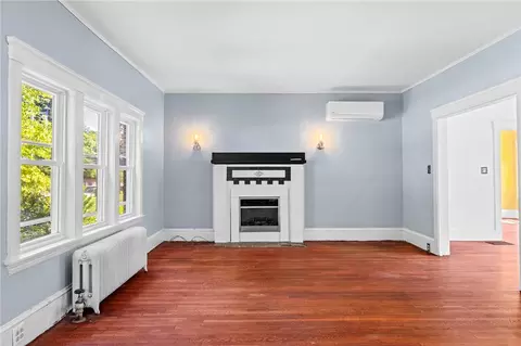 Living - 544 Harris Ave, Woonsocket, RI 02895 photo 3 of 6