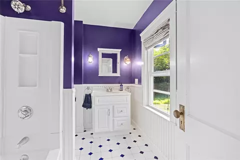 Bath - 544 Harris Ave, Woonsocket, RI 02895 photo 3 of 4