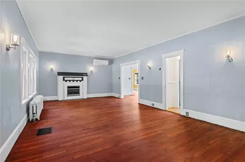 Living - 544 Harris Ave, Woonsocket, RI 02895 photo 2 of 6