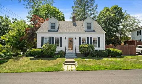 6 Nevada Ave, East Providence, RI 02916