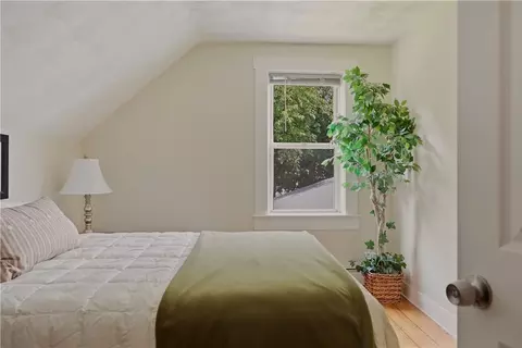 Bedroom - 73 Harvard Ave, Warwick, RI 02889 photo 5 of 8