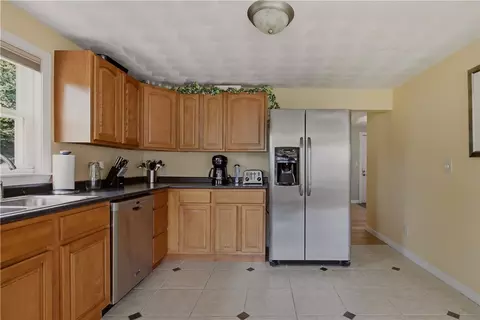 Kitchen - 73 Harvard Ave, Warwick, RI 02889 photo 3 of 4