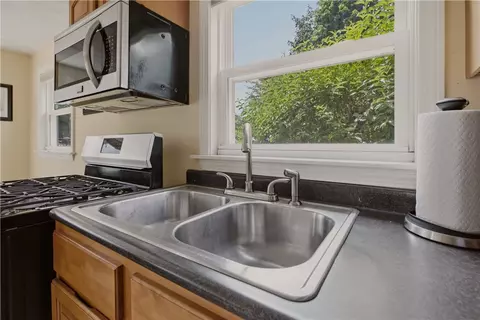 Kitchen - 73 Harvard Ave, Warwick, RI 02889 photo 4 of 4