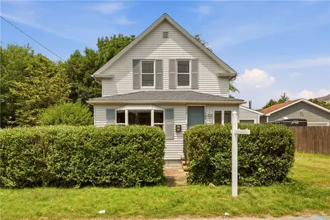 Exterior - 73 Harvard Ave, Warwick, RI 02889 photo 2 of 11