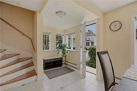 Entry Way - 73 Harvard Ave, Warwick, RI 02889 photo 2 of 3