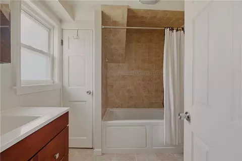 Bath - 73 Harvard Ave, Warwick, RI 02889 photo 1 of 3