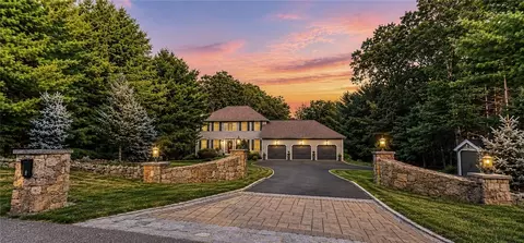Exterior - 8 Aster Ln, Hope, RI 02831 photo 10 of 11