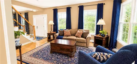 Living - 8 Aster Ln, Hope, RI 02831 photo 3 of 3