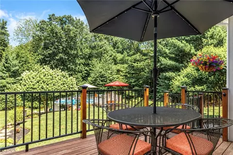 Exterior - 8 Aster Ln, Hope, RI 02831 photo 9 of 11