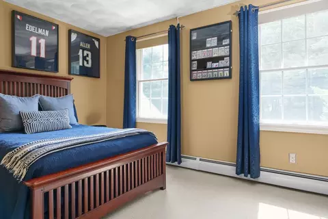 Bedroom - 8 Aster Ln, Hope, RI 02831 photo 3 of 3