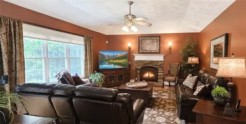Living - 8 Aster Ln, Hope, RI 02831 photo 1 of 3