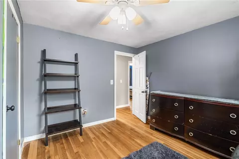 Bedroom - 265 Asylum Rd, Warwick, RI 02886 photo 6 of 8