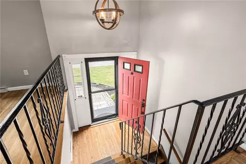 Entry Way - 265 Asylum Rd, Warwick, RI 02886 photo 7 of 8