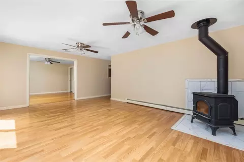 Living - 3 Cedar Path, Lincoln, RI 02865 photo 6 of 7