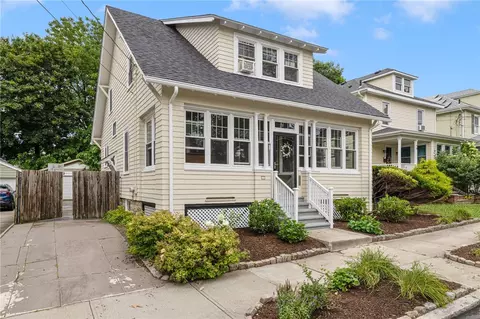 92 Nelson St, Providence, RI 02908