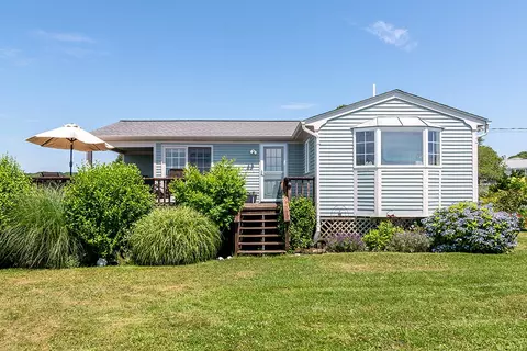 Exterior - 65 Sheldon Point Rd, South Kingstown, RI 02879 photo 2 of 9