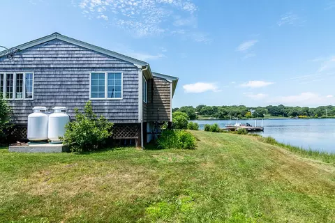 Exterior - 65 Sheldon Point Rd, South Kingstown, RI 02879 photo 7 of 9