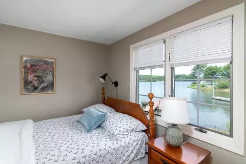 Bedroom - 65 Sheldon Point Rd, South Kingstown, RI 02879 photo 2 of 4