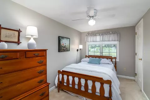 Bedroom - 65 Sheldon Point Rd, South Kingstown, RI 02879 photo 3 of 4