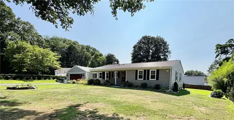 Exterior - 85 Commonwealth Ave, Warwick, RI 02886 photo 3 of 8
