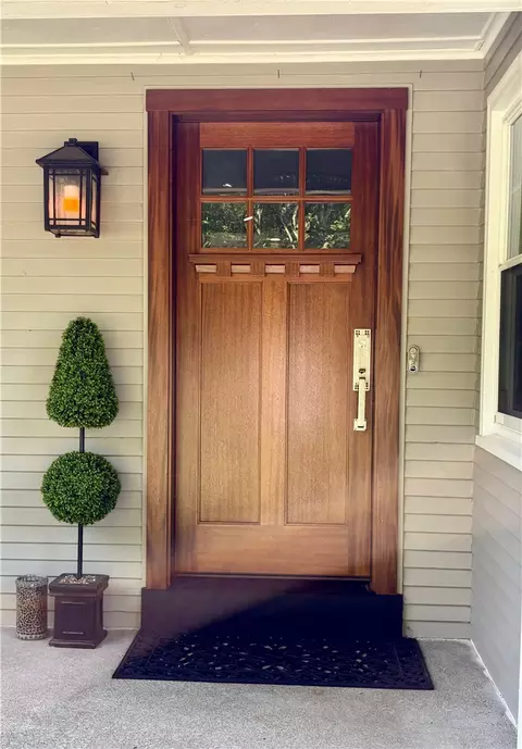 Entry Way - 85 Commonwealth Ave, Warwick, RI 02886 photo 2 of 4