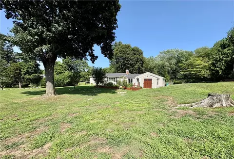 Exterior - 85 Commonwealth Ave, Warwick, RI 02886 photo 7 of 8
