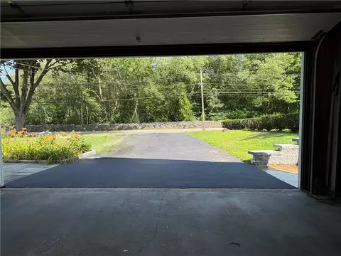 Exterior - 85 Commonwealth Ave, Warwick, RI 02886 photo 5 of 8