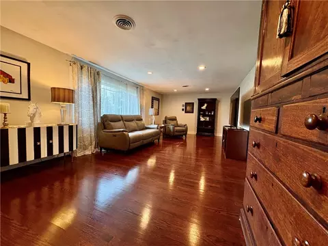 Living - 85 Commonwealth Ave, Warwick, RI 02886 photo 1 of 3