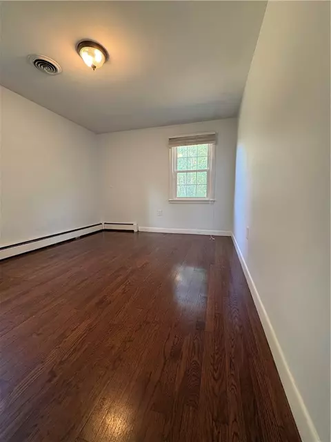 Bedroom - 85 Commonwealth Ave, Warwick, RI 02886 photo 5 of 5