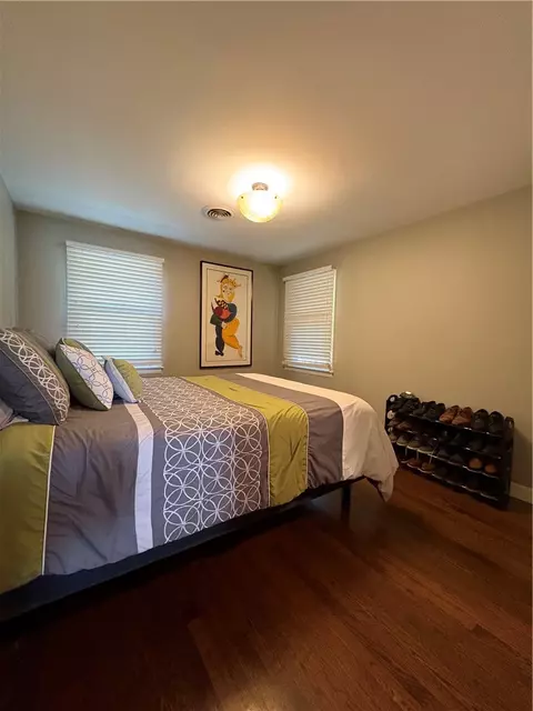 Bedroom - 85 Commonwealth Ave, Warwick, RI 02886 photo 3 of 5