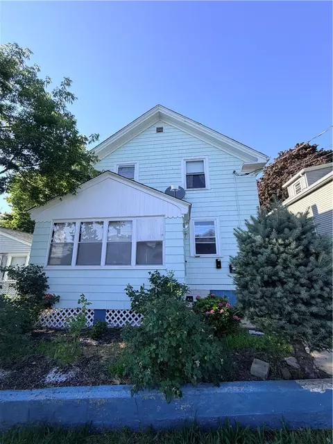 192 Farmington Ave, Cranston, RI 02920