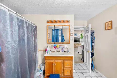 Bath - 553 Fairmount St, Woonsocket, RI 02895 photo 2 of 3