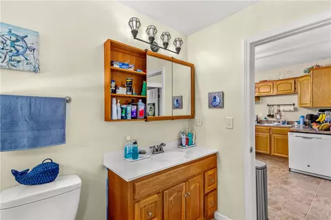 Bath - 553 Fairmount St, Woonsocket, RI 02895 photo 3 of 3