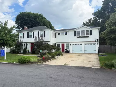 11 Beech Tree Rd, Rumford, RI 02916