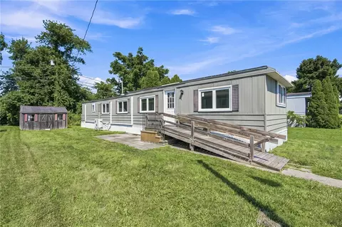21 Cathy Cir, Portsmouth, RI 02871