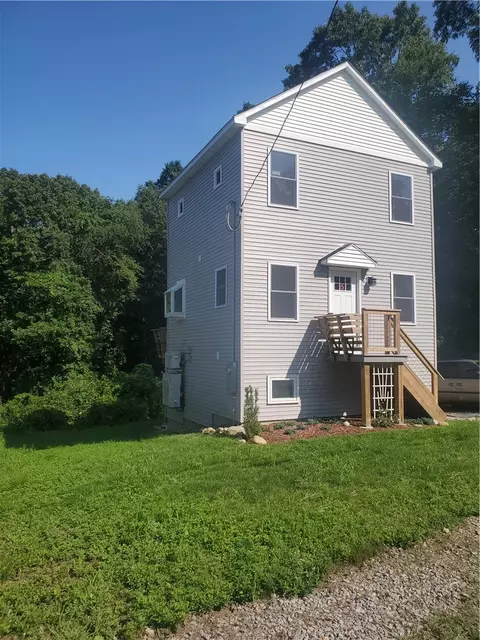Exterior - 5 Ludlow St, Johnston, RI 02919 photo 4 of 5