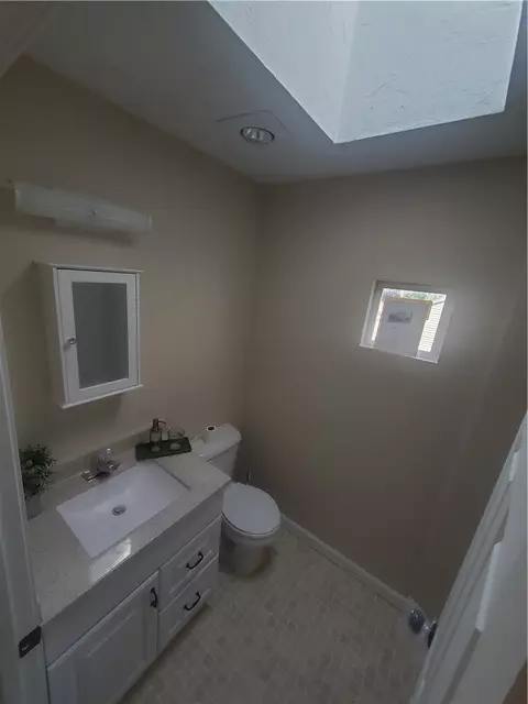 Bath - 5 Ludlow St, Johnston, RI 02919 photo 2 of 3