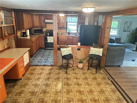Kitchen - 6 Short Rd, Exeter, RI 02822 photo 2 of 2
