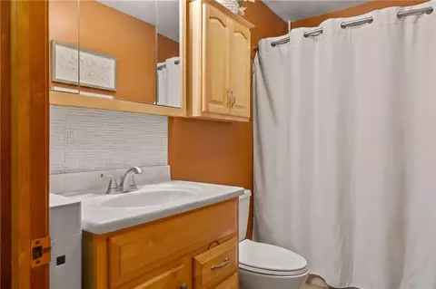 Bath - 189 Wolf Rock Rd, Exeter, RI 02822 photo 3 of 3