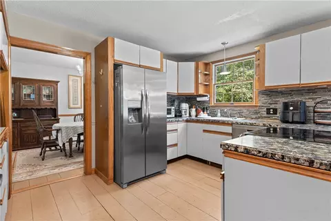 Kitchen - 189 Wolf Rock Rd, Exeter, RI 02822 photo 2 of 5