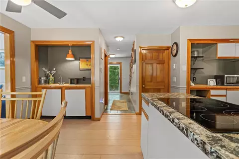 Entry Way - 189 Wolf Rock Rd, Exeter, RI 02822 photo 5 of 5