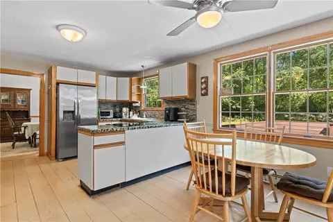 Kitchen - 189 Wolf Rock Rd, Exeter, RI 02822 photo 4 of 5