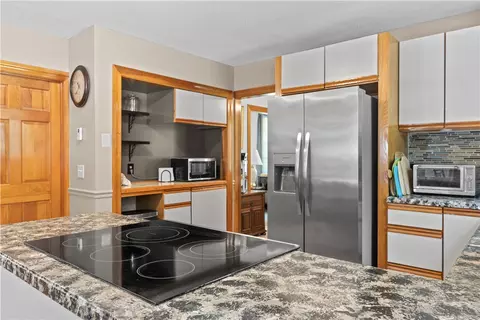 Kitchen - 189 Wolf Rock Rd, Exeter, RI 02822 photo 3 of 5