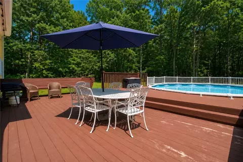 Exterior - 189 Wolf Rock Rd, Exeter, RI 02822 photo 4 of 5