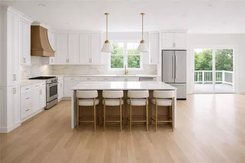 1 Helena Way, Johnston, RI 02919