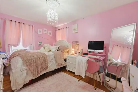 Bedroom - 33 Scott Dr, East Providence, RI 02915 photo 4 of 4