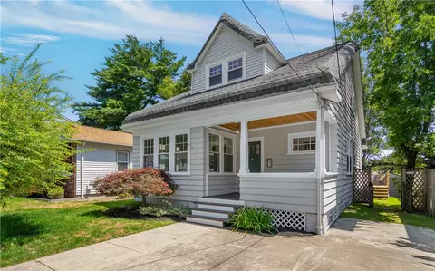 119 Longwood Ave, Providence, RI 02908