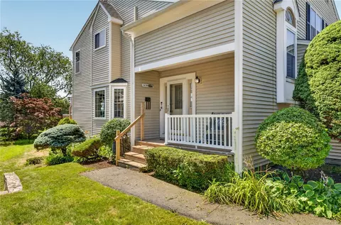 30 Nipmuc Trl #A, North Providence, RI 02904