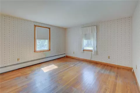 Bedroom - 26 Central Ave, Warren, RI 02885 photo 2 of 5